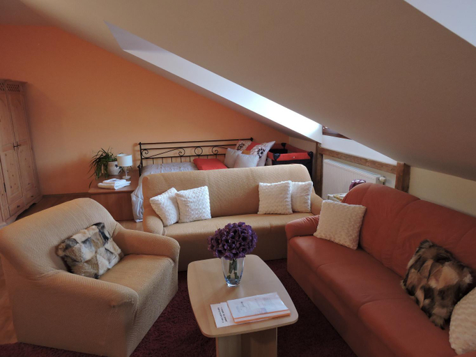 Others 5, Hotel Atrium, Jihlava