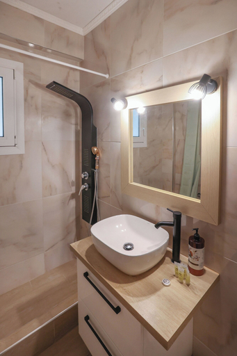 Bathroom 5, Luminous Penthouse big veranda by GHH, Attica