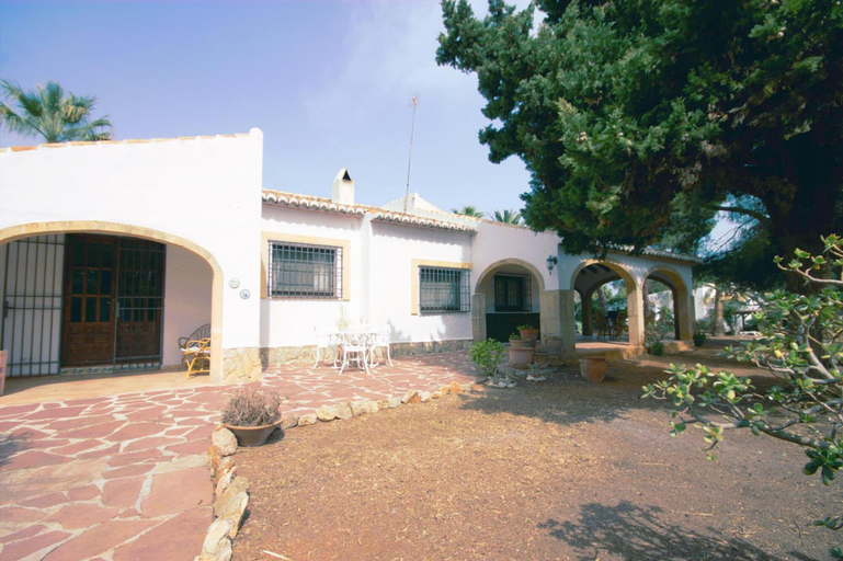 Room 2, Rosal in El Tosalet With 5 Bedrooms and 3 Bathrooms, Alicante