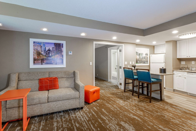 Others 4, Hampton Inn & Suites Raleigh Cary Lenovo Center, Wake