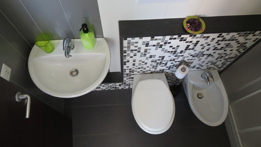 Bathroom 3, Idria B&B, Messina