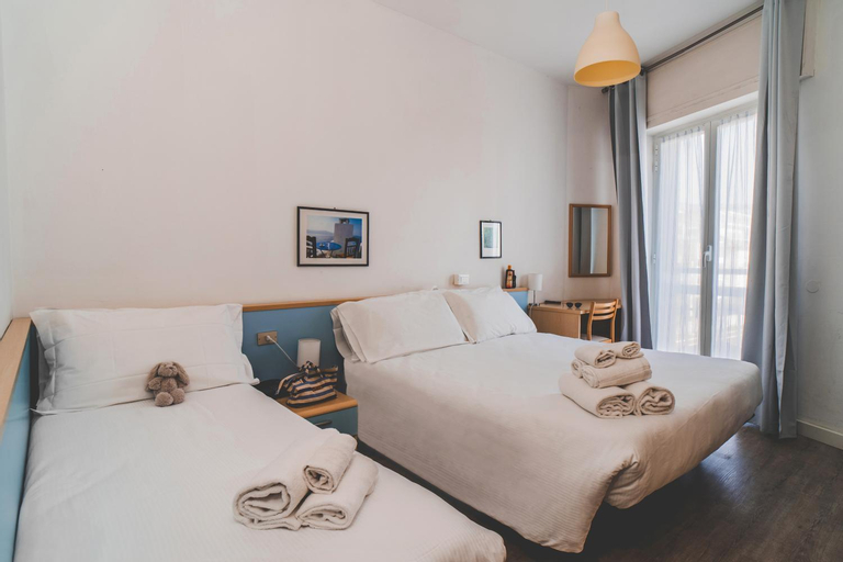 Bedroom 2, Hotel Bacco Rooms and Breakfast, Savona