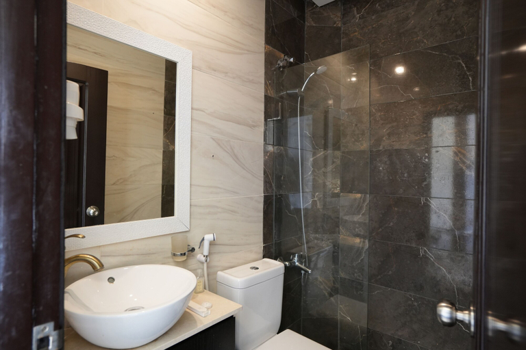 Bathroom, Parklane Furnished Suites, Beirut