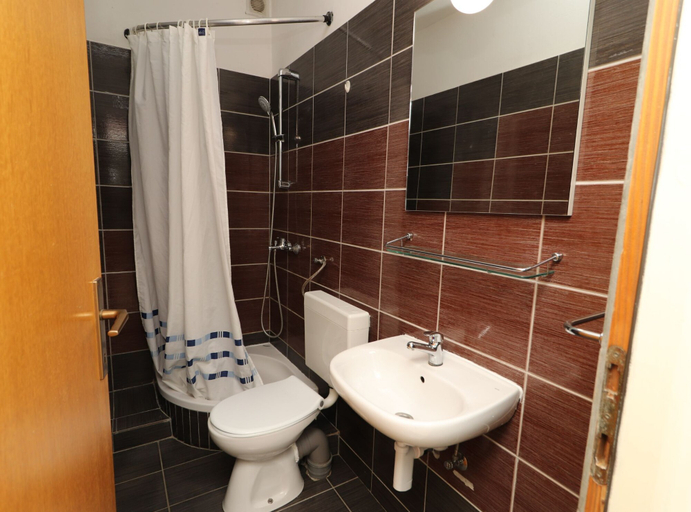 Bathroom 3, Apartments Karbuni By The Sea, Blato