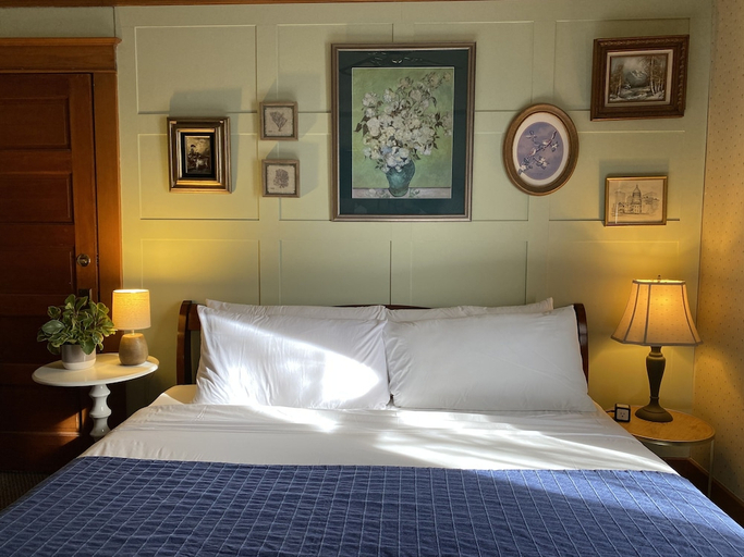 Bedroom 2, Hotel Vendome, Yavapai