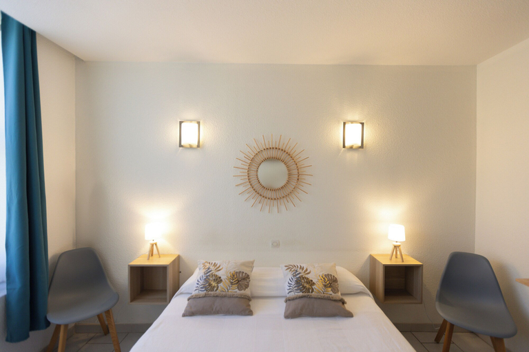 Bedroom 3, Hotel Les Bellugues, Gard