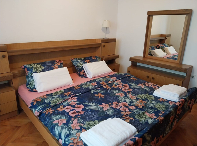 Bedroom 2, Holiday Home Marina, Senj
