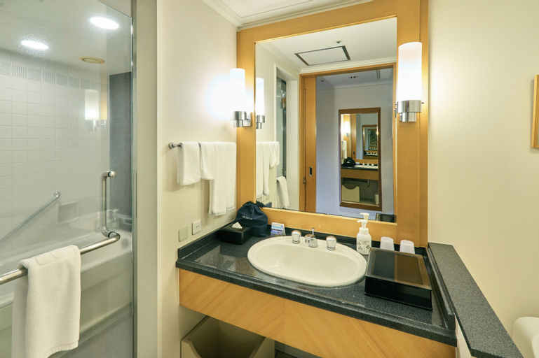 Bathroom 19