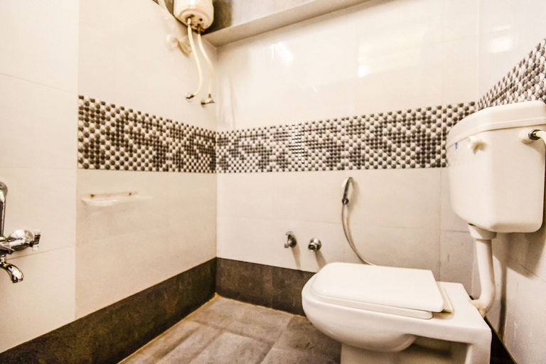 Bathroom, FabHotel SMR, Agra