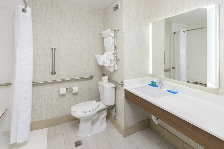 Bathroom 12
