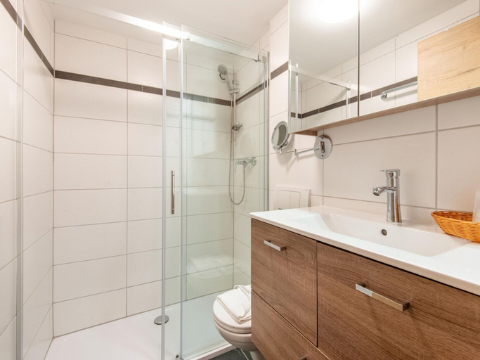 Bathroom 2, Group Holiday Apartment in Oberau With Pool use, Kufstein