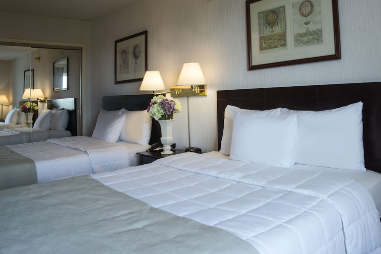 Bedroom 3, Meadowlands Plaza Hotel, Secaucus