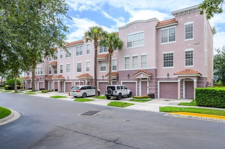 Exterior & Views 2, New Modern Townhome, Near The Parks - 4030, Orange