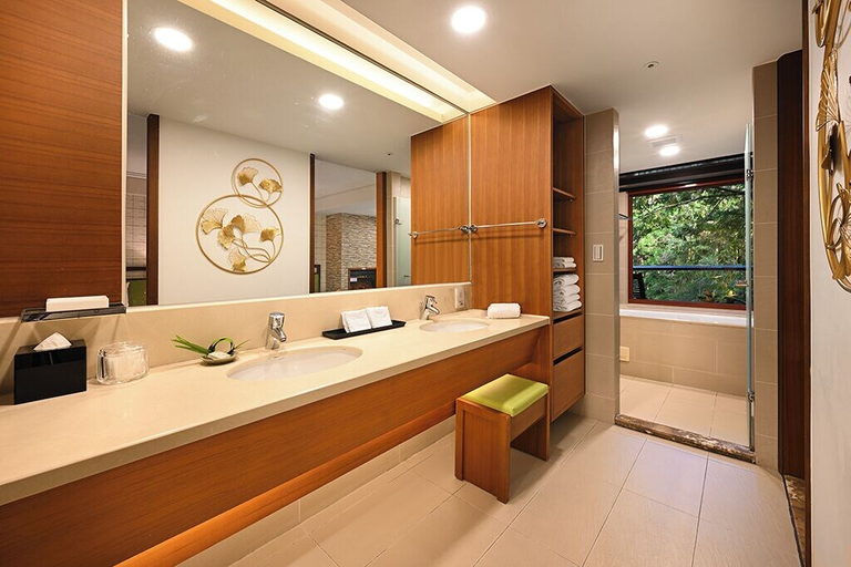 Bathroom 4, Alishan Hotel, Chiayi County