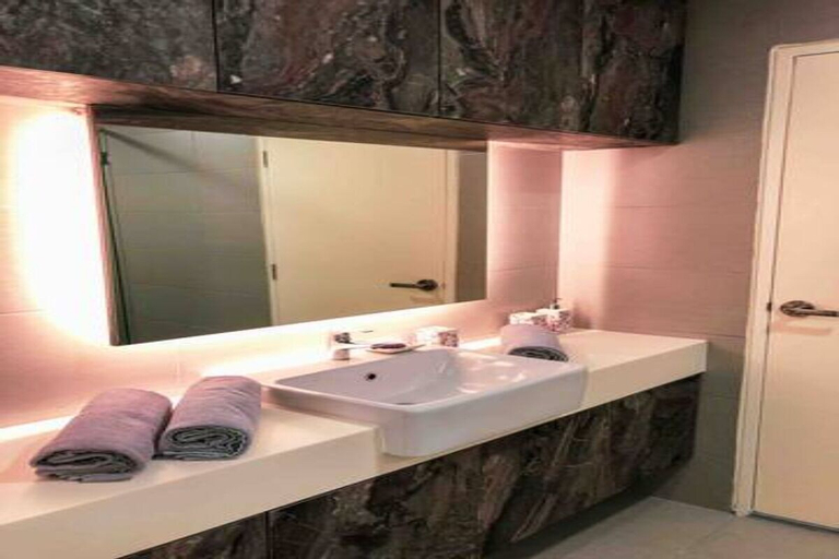 Bathroom 4