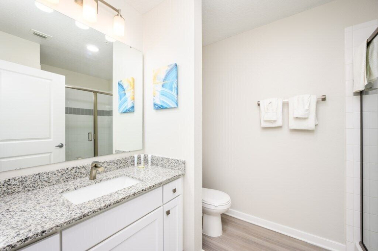 Bathroom 5, Top Floor Modern Vista Cay Reserve Condo - 5004, Orange