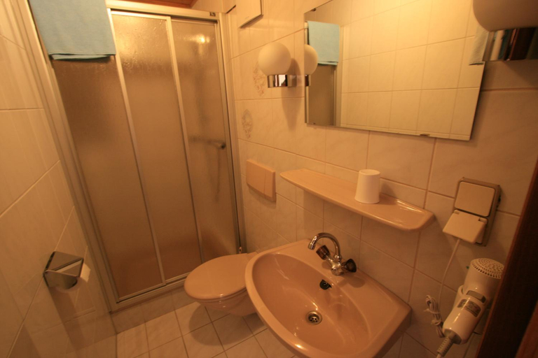 Bathroom 4, Hotel Stadlwirt, Spittal an der Drau