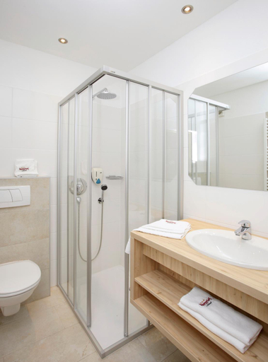 Bathroom 2, Landhotel Haagerhof, Rohrbach im Mühlkreis
