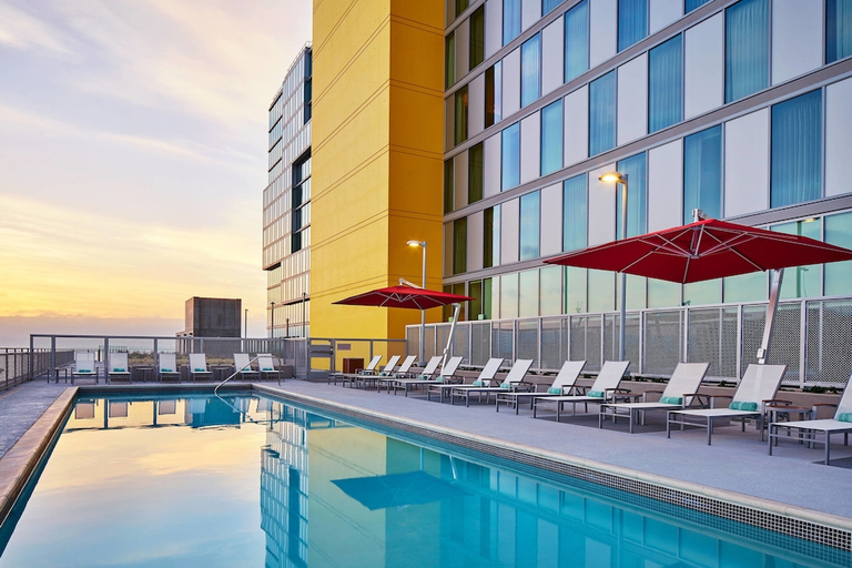 Sport & Beauty 2, SPRINGHILL SUITES BY MARRIOTT SAN DIEGO DOWNTOWN/BAYFRONT, San Diego