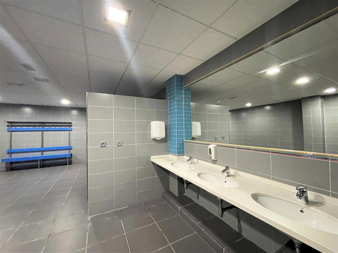 Bathroom 3, Beachside Apartment in Roquetas de Mar, Almería