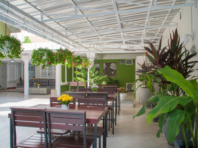 Food & Drinks, TJ Guest House, Pattaya