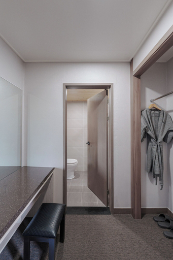 Bathroom 3, Jeonju YeongHwa Hotel, Jeonju