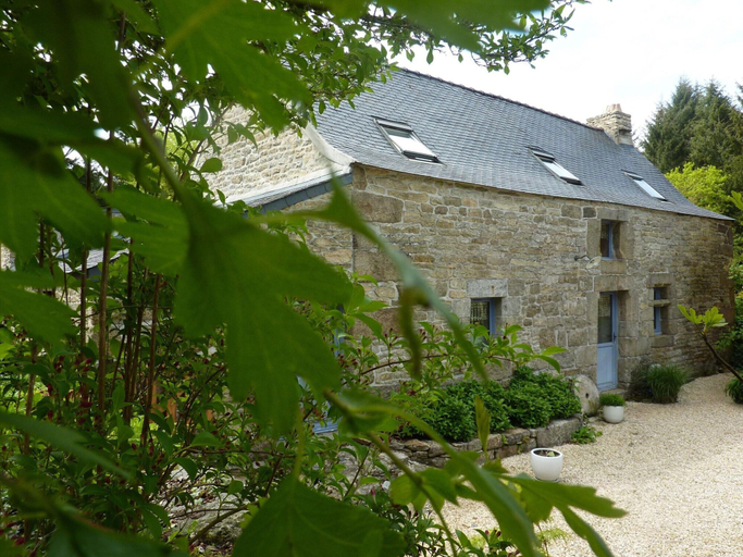 Exterior 2, Cosy Holiday Home in Huelgoat With Terrace, Finistère