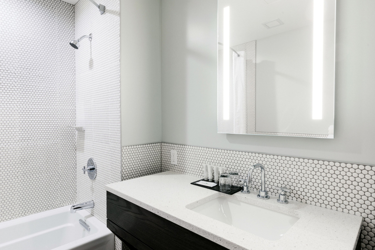Bathroom 4, Mount Royal Hotel, Division No. 15