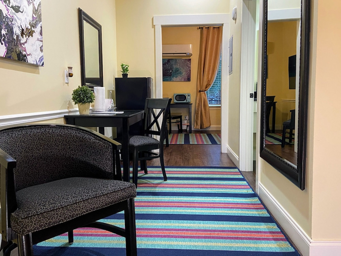 Others 4, 30 A Suites, Walton