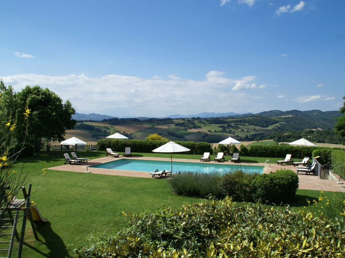 Others 1, Holiday Home in Montone with Pool Terrace, Perugia