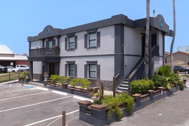 Exterior & Views 2, Luxury Living off Padre Blvd, Walk to Beach & Bay!, Cameron