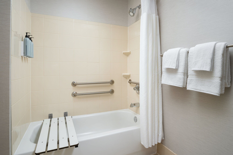 Bathroom 11