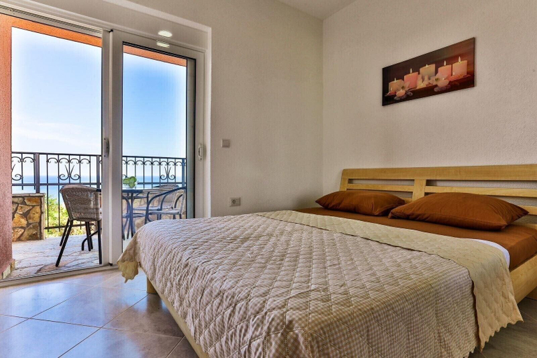 Bedroom 2, MarBok Apartments with SeaView