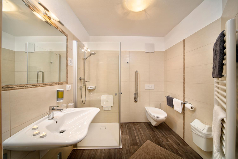 Bathroom, Alpshotel Bergland, Bolzano