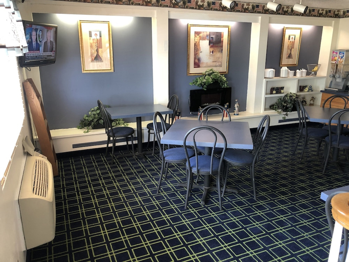 Food & Drinks 5, Americas Best Value Inn Seward, Seward
