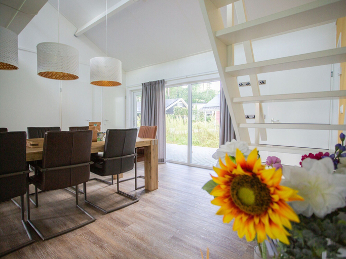 Others 5, Beautiful House With Covered Terrace in Rhenen, Rhenen
