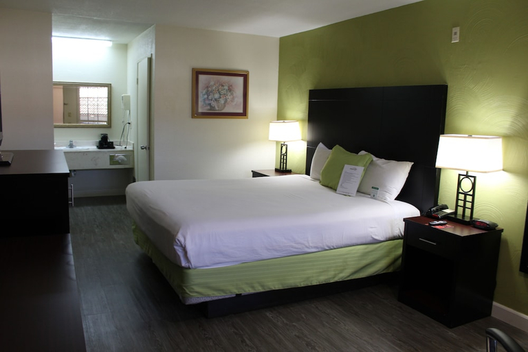 Bedroom 2, Old Town Western Inn & Suites, San Diego