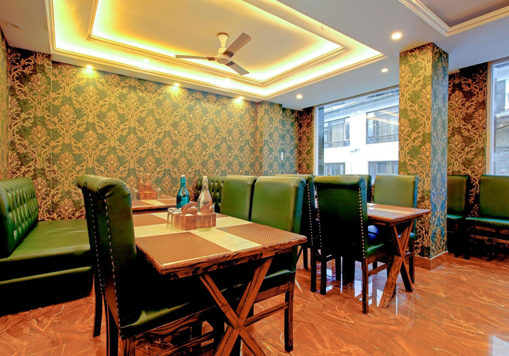 Food & Drinks 3, FabHotel Prime Royal Park, Badgam