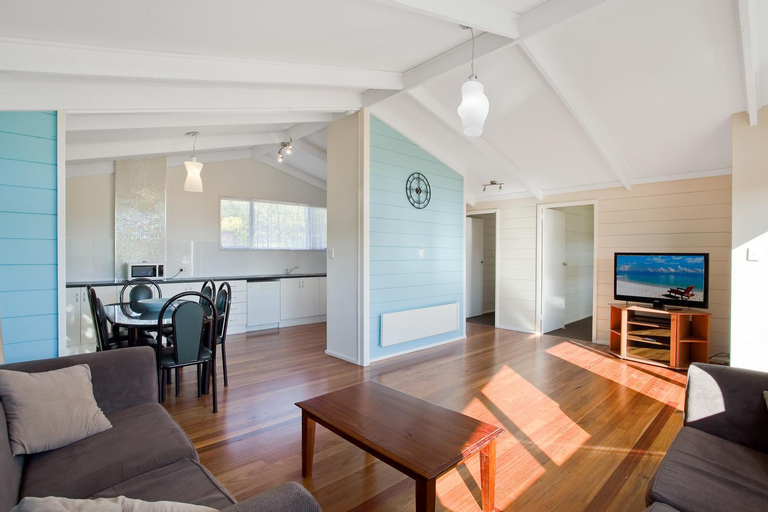Others 5, Grantys House, Bega Valley