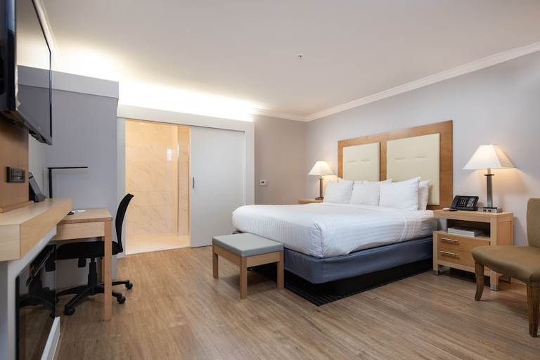 Bedroom 2, Millwood Inn And Suites, San Mateo