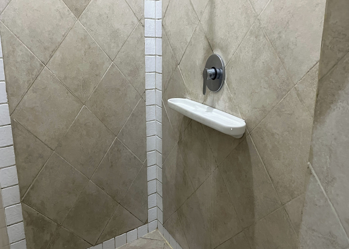 Bathroom 3, R Residence Jakarta, South Jakarta
