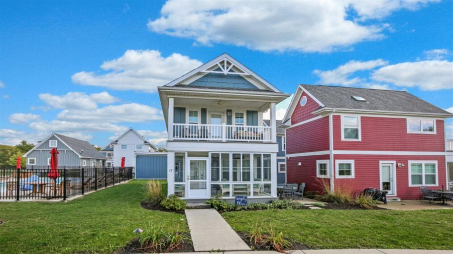 Exterior & Views 2, Splash Haven, La Salle