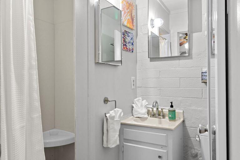 Bathroom 3, Sunlit Palm Cottage in Uptown Phoenix, Maricopa