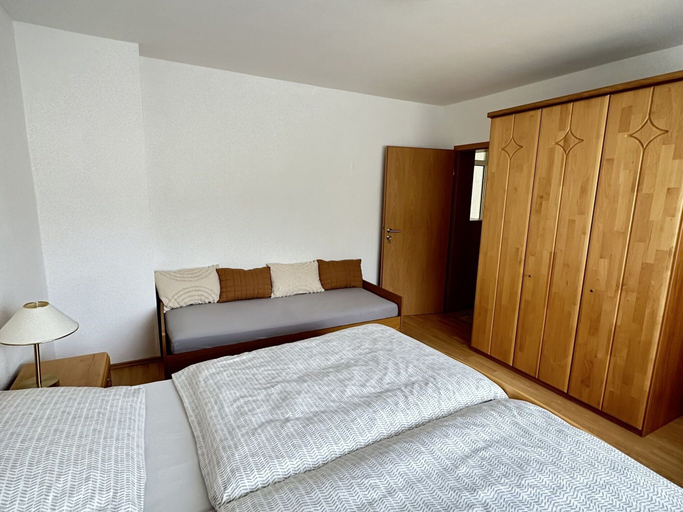 Bedroom 4, Unterkunft mit Zwei Baeder in Lirstal, Vulkaneifel