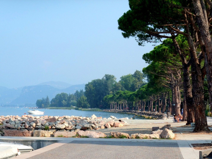 Others 5, Poolside Stay in Lazise, Verona