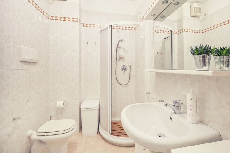 Bathroom 3, Le Orchidee 10 Apartment, Imperia