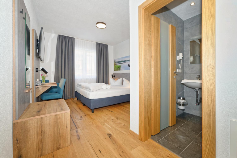 Bedroom 6