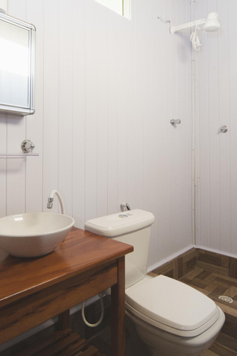Bathroom 1, Amazon Arowana Lodge, Careiro