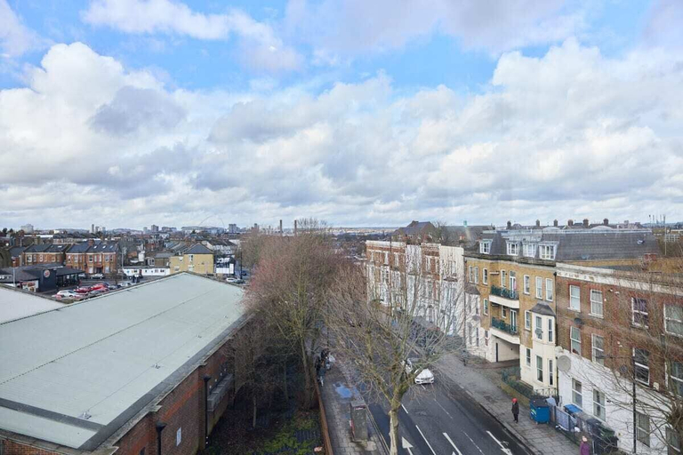 Others 5, The Harlesden Classic - Lovely 2BDR Flat with Balcony, London