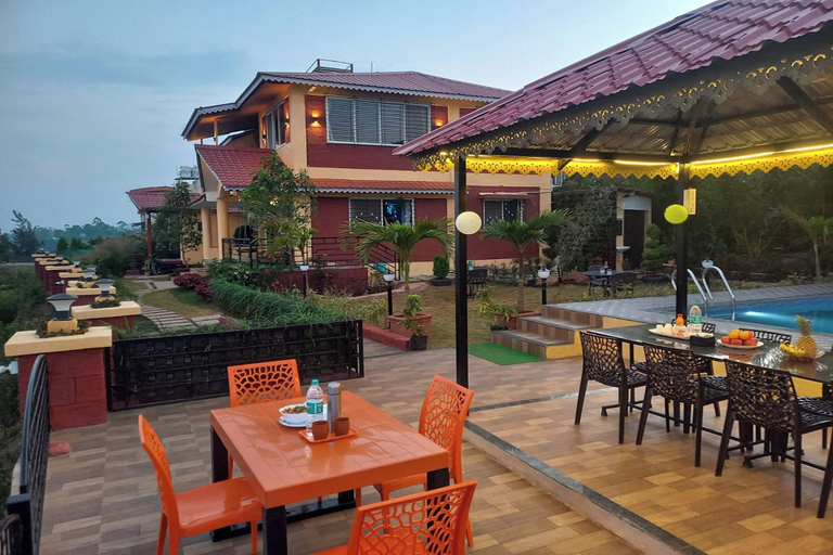 Food & Drinks, Blossom Stay, Satara